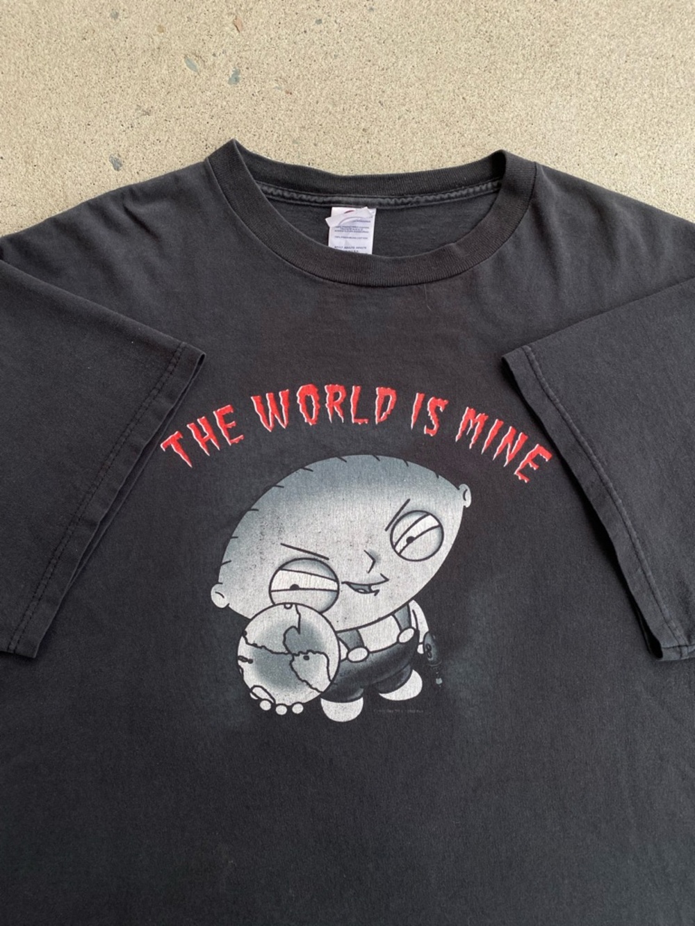 2005 Vintage Family Guy ‘’The World is Mine’’ Cartoon Comedy Tee Shirt